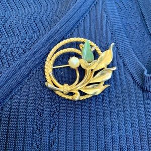 Vintage Sarah Covington Round Circle with Leaf Pin